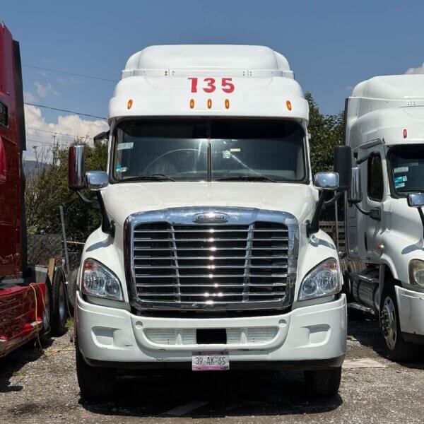 CAMIÓN FREIGHTLINER CASCADIA 2012 #135