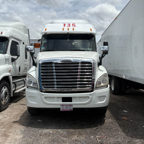 CAMIÓN FREIGHTLINER CASCADIA 2012 #135
