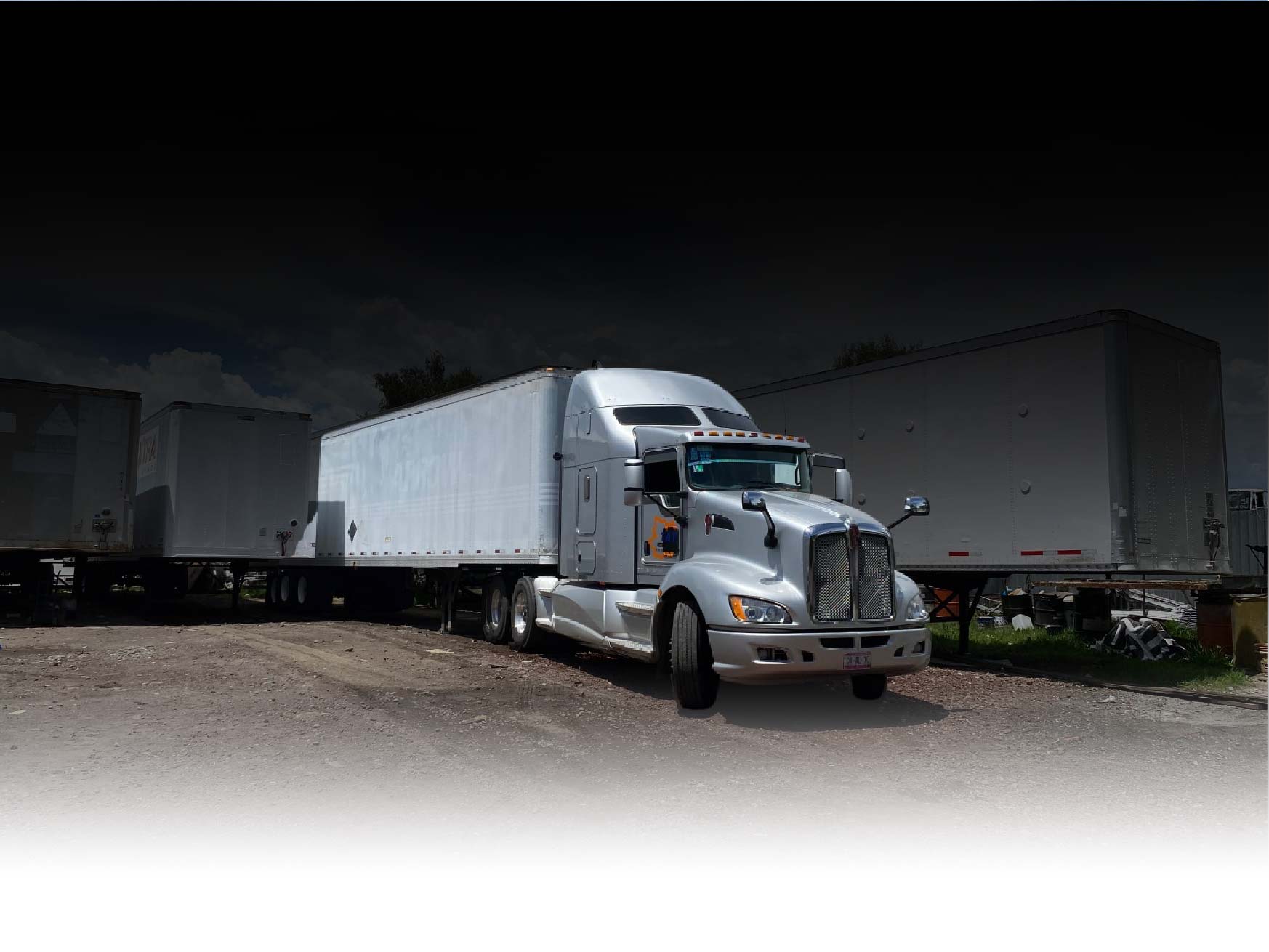 Equipo de transporte seminuevo Road Tractovan